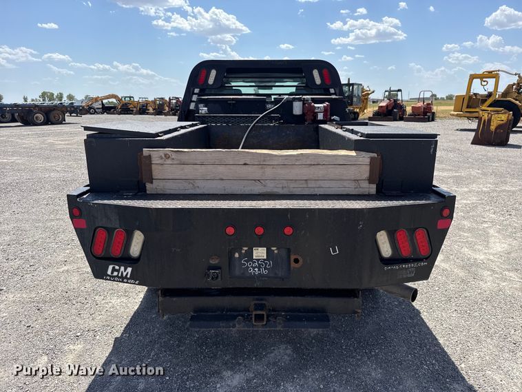 image for item EW8722 2017 Ford F250 Super Duty Crew Cab flatbed pickup truck