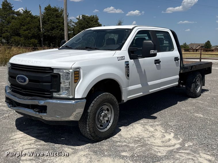 2019 Ford F250 Super Duty Crew Cab flatbed pickup truck
