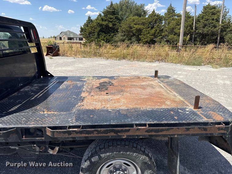 image for item EW8723 2019 Ford F250 Super Duty Crew Cab flatbed pickup truck