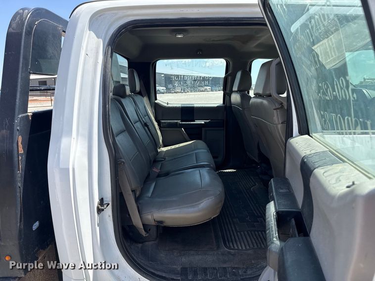 image for item EW8723 2019 Ford F250 Super Duty Crew Cab flatbed pickup truck