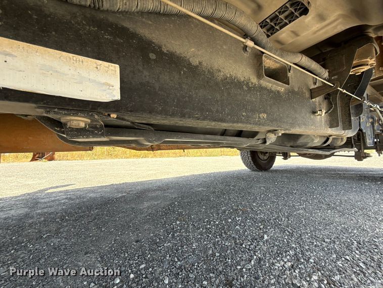 image for item EW8723 2019 Ford F250 Super Duty Crew Cab flatbed pickup truck