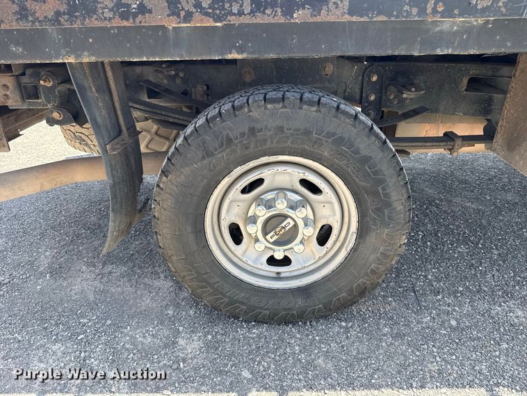 image for item EW8723 2019 Ford F250 Super Duty Crew Cab flatbed pickup truck