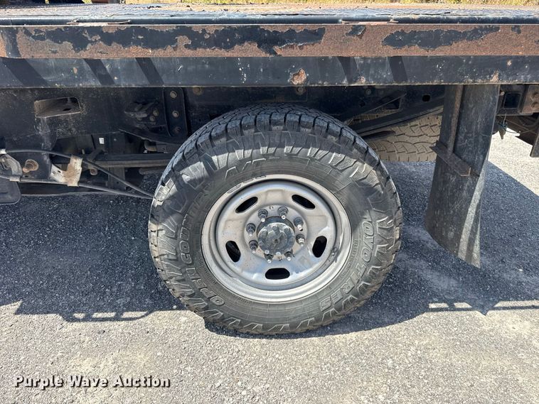image for item EW8723 2019 Ford F250 Super Duty Crew Cab flatbed pickup truck
