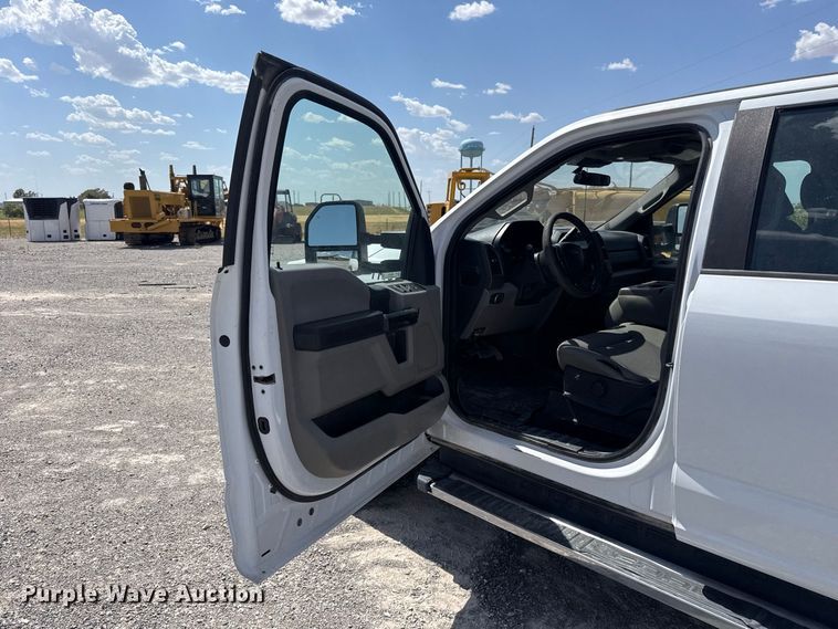 image for item EW8725 2021 Ford F250 Super Duty Crew Cab pickup truck
