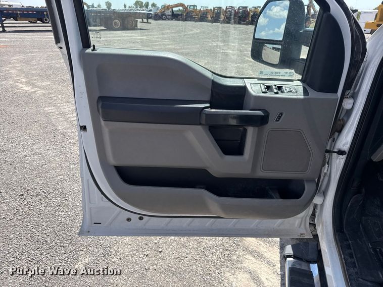 image for item EW8725 2021 Ford F250 Super Duty Crew Cab pickup truck