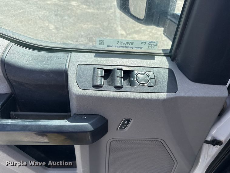 image for item EW8725 2021 Ford F250 Super Duty Crew Cab pickup truck