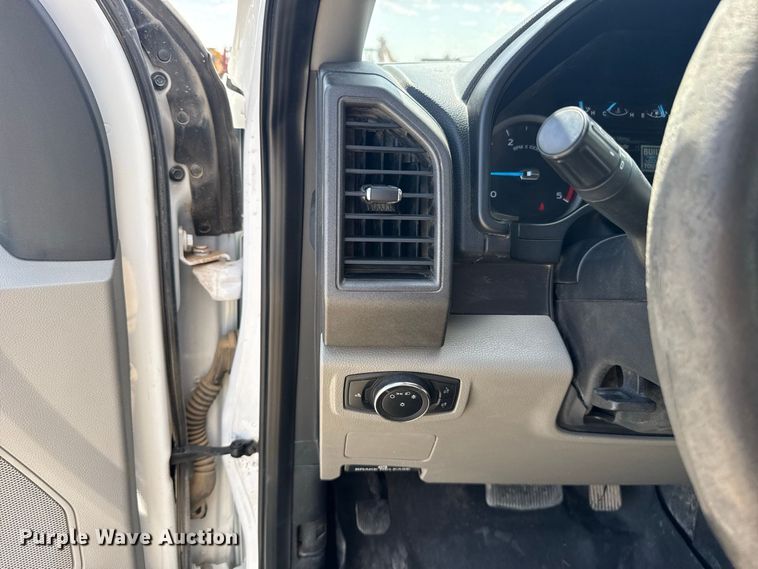 image for item EW8725 2021 Ford F250 Super Duty Crew Cab pickup truck