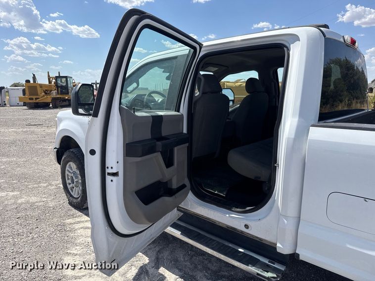 image for item EW8725 2021 Ford F250 Super Duty Crew Cab pickup truck