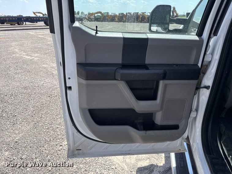 image for item EW8725 2021 Ford F250 Super Duty Crew Cab pickup truck