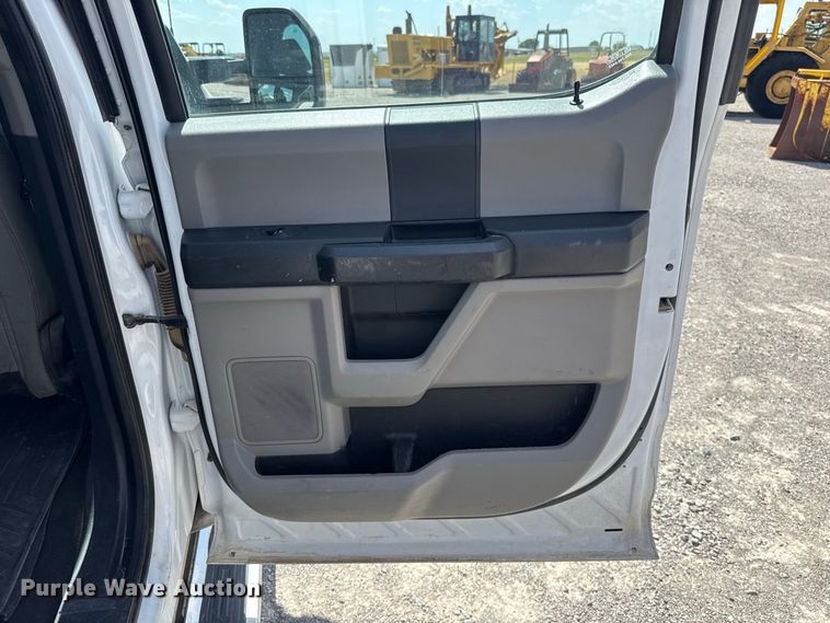image for item EW8725 2021 Ford F250 Super Duty Crew Cab pickup truck