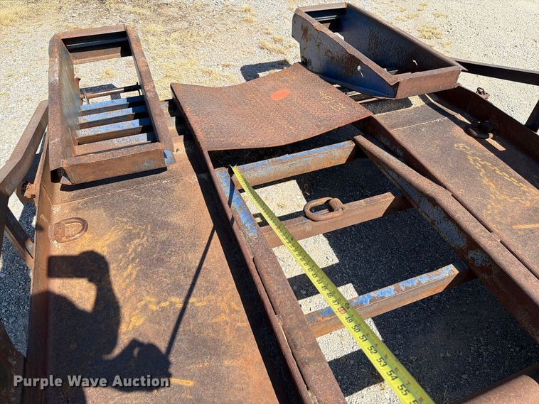 image for item EW8729 2005 Belshe equipment trailer