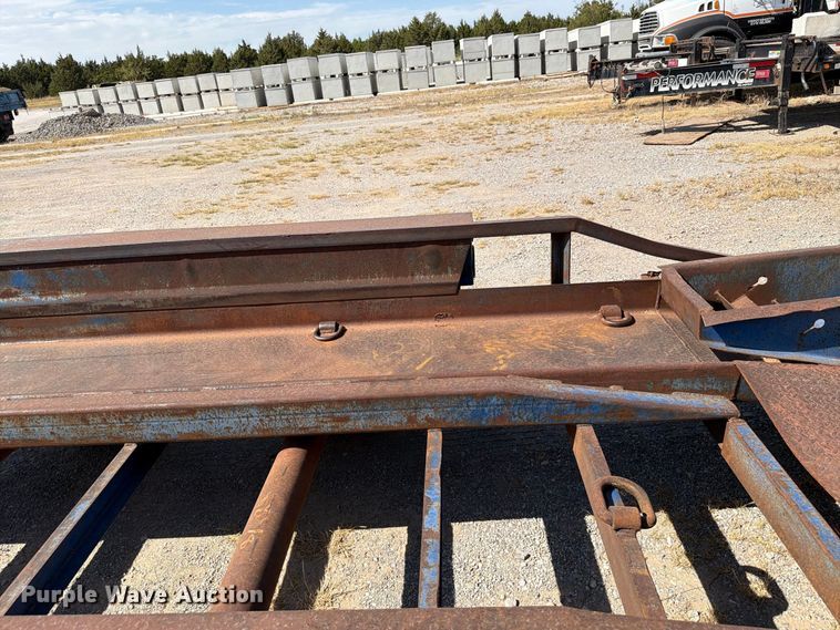 image for item EW8729 2005 Belshe equipment trailer