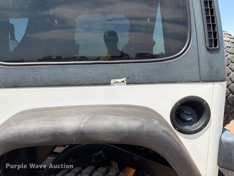 image for item EW8747 1998 Jeep Wrangler SUV