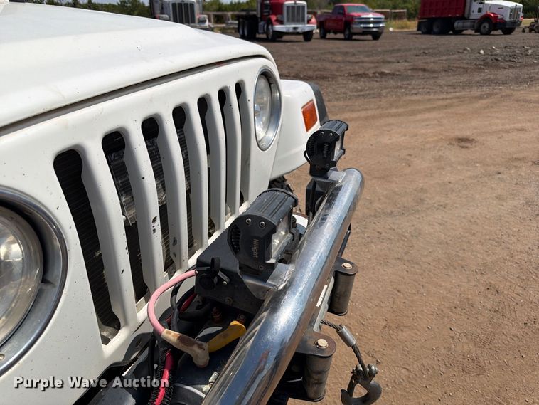 image for item EW8747 1998 Jeep Wrangler SUV