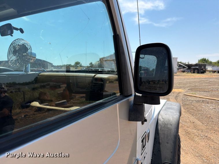 image for item EW8747 1998 Jeep Wrangler SUV