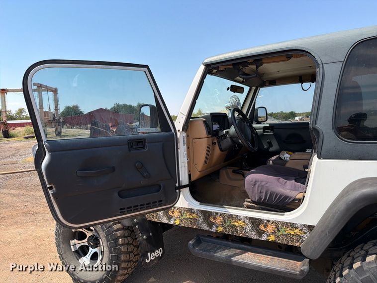 image for item EW8747 1998 Jeep Wrangler SUV