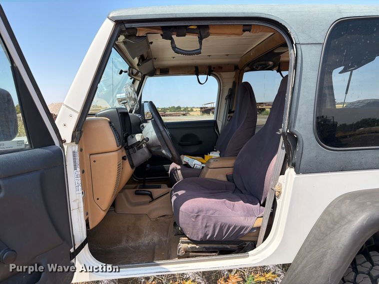 image for item EW8747 1998 Jeep Wrangler SUV