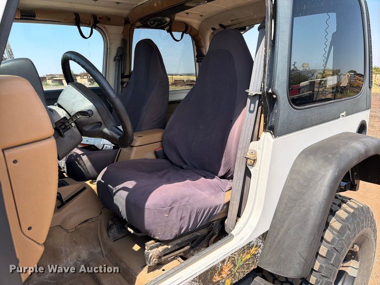 image for item EW8747 1998 Jeep Wrangler SUV