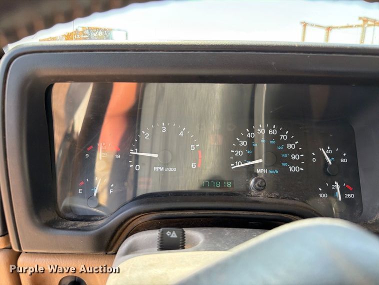 image for item EW8747 1998 Jeep Wrangler SUV