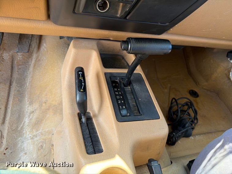image for item EW8747 1998 Jeep Wrangler SUV