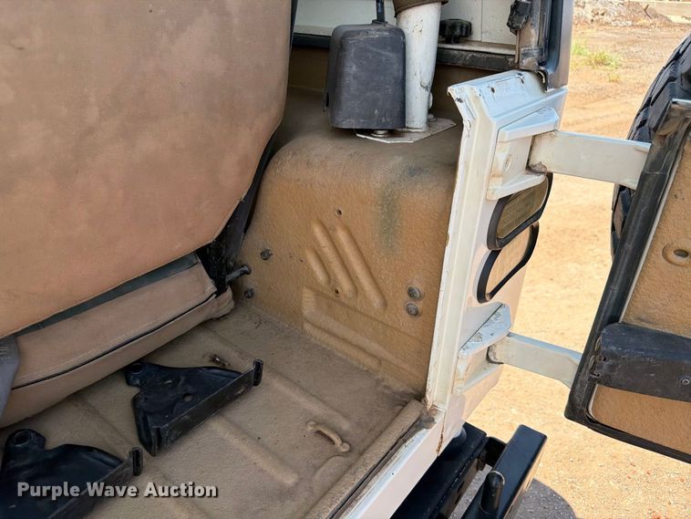 image for item EW8747 1998 Jeep Wrangler SUV