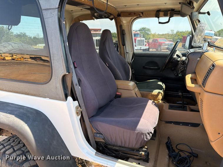 image for item EW8747 1998 Jeep Wrangler SUV