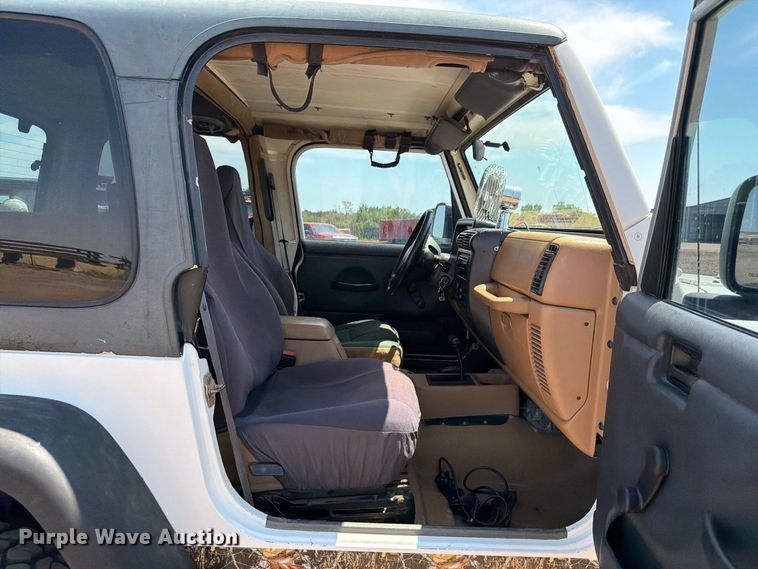 image for item EW8747 1998 Jeep Wrangler SUV