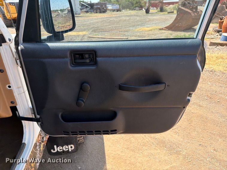 image for item EW8747 1998 Jeep Wrangler SUV