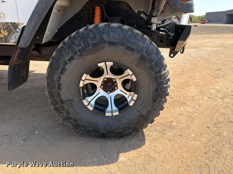 image for item EW8747 1998 Jeep Wrangler SUV