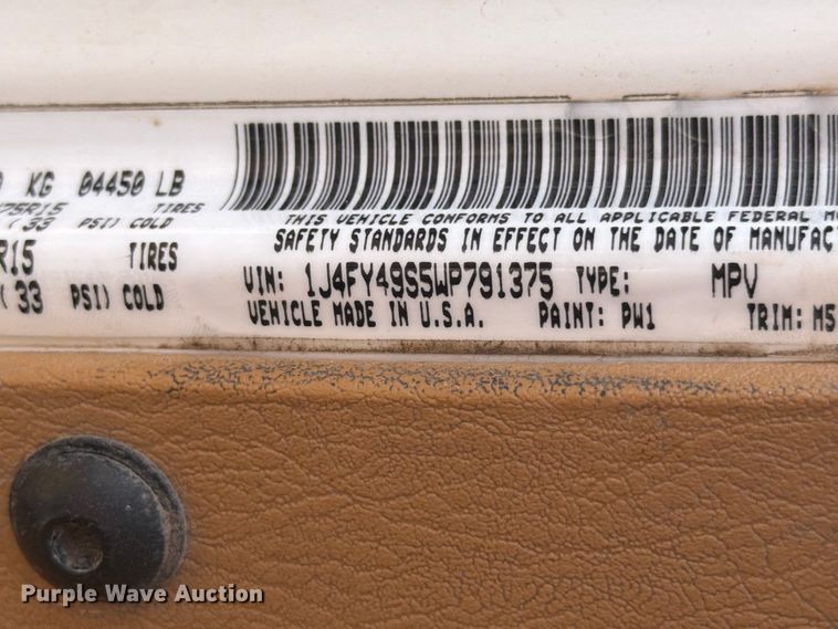 image for item EW8747 1998 Jeep Wrangler SUV