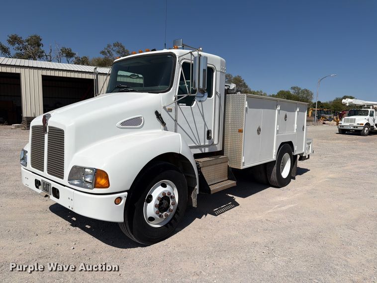image for item EW8811 2003 Kenworth T300 utility / service truck
