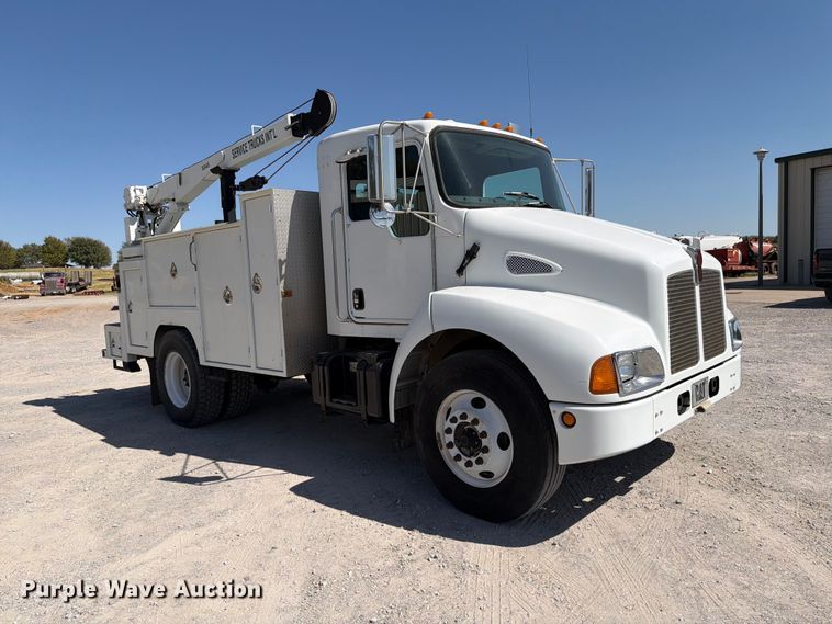 image for item EW8811 2003 Kenworth T300 utility / service truck