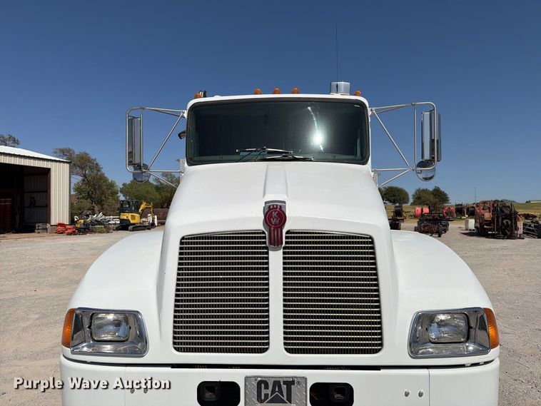 image for item EW8811 2003 Kenworth T300 utility / service truck