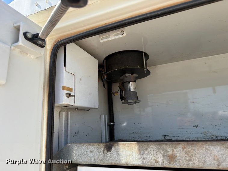 image for item EW8811 2003 Kenworth T300 utility / service truck