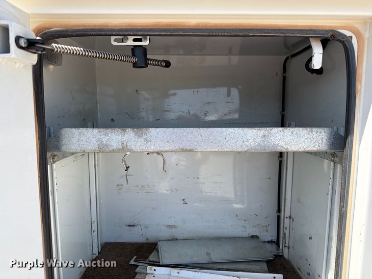 image for item EW8811 2003 Kenworth T300 utility / service truck