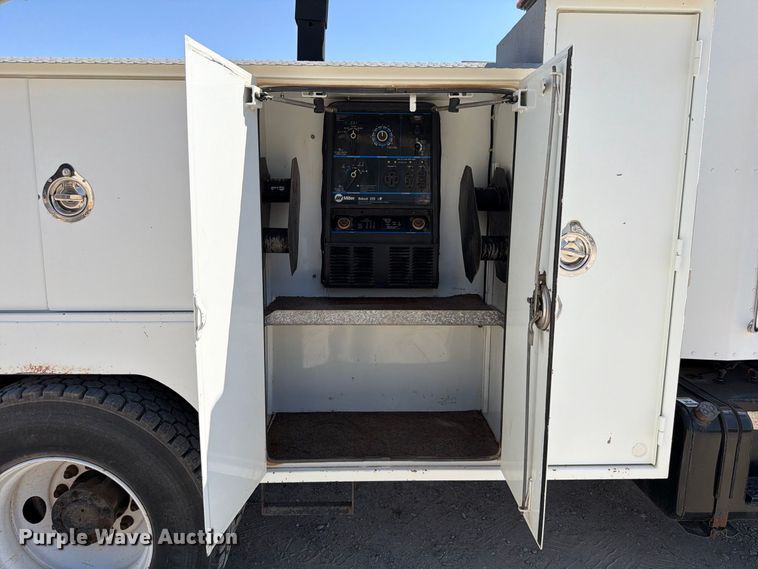 image for item EW8811 2003 Kenworth T300 utility / service truck