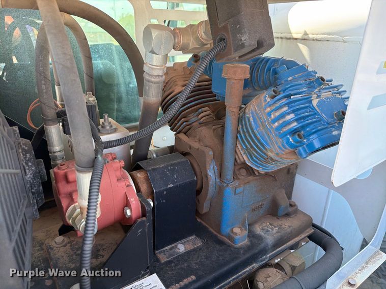 image for item EW8811 2003 Kenworth T300 utility / service truck