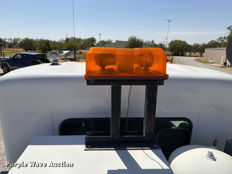 image for item EW8811 2003 Kenworth T300 utility / service truck