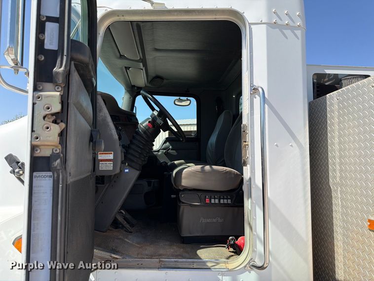 image for item EW8811 2003 Kenworth T300 utility / service truck