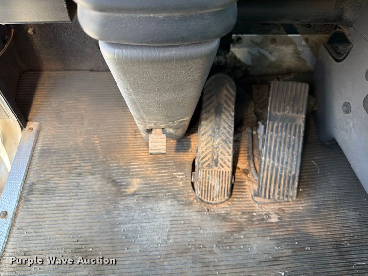 image for item EW8811 2003 Kenworth T300 utility / service truck