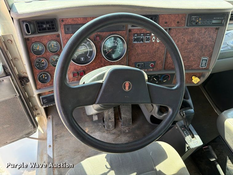 image for item EW8811 2003 Kenworth T300 utility / service truck