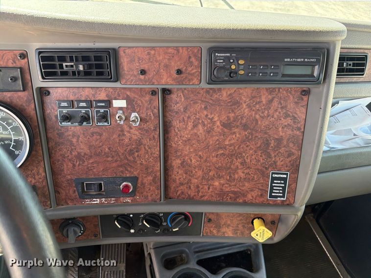image for item EW8811 2003 Kenworth T300 utility / service truck