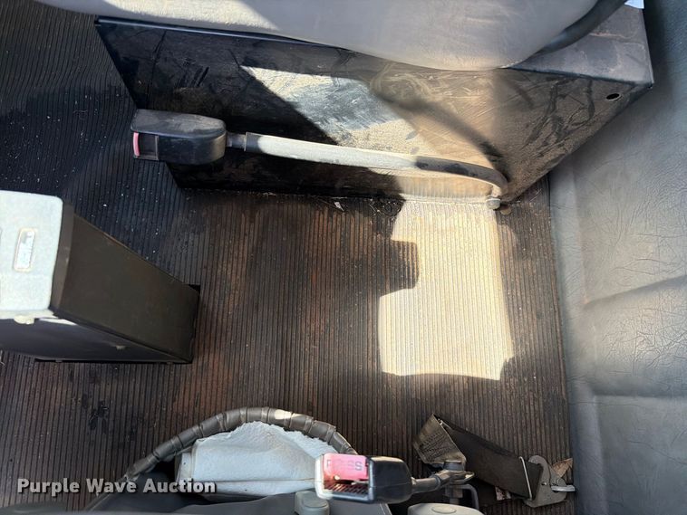 image for item EW8811 2003 Kenworth T300 utility / service truck