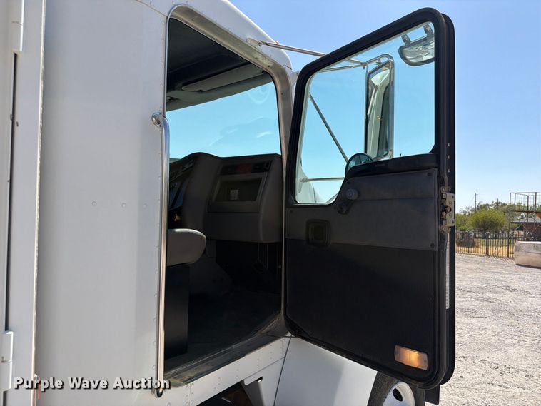 image for item EW8811 2003 Kenworth T300 utility / service truck