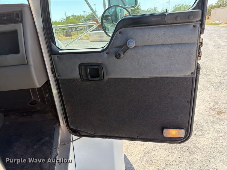 image for item EW8811 2003 Kenworth T300 utility / service truck