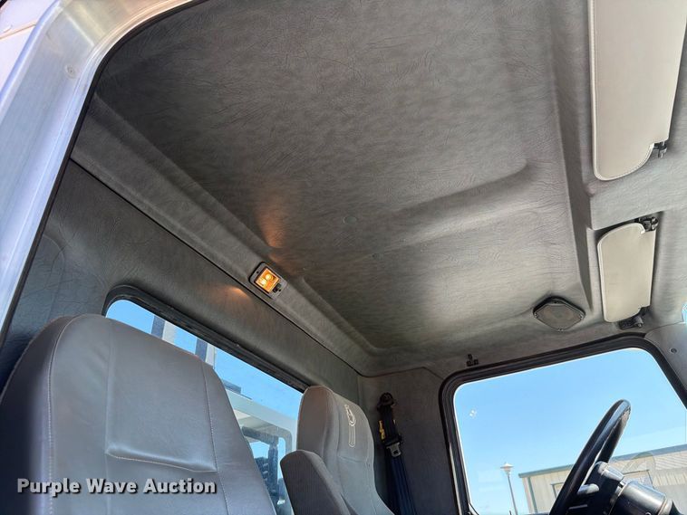 image for item EW8811 2003 Kenworth T300 utility / service truck
