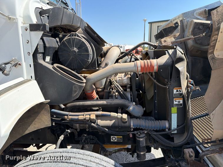 image for item EW8811 2003 Kenworth T300 utility / service truck