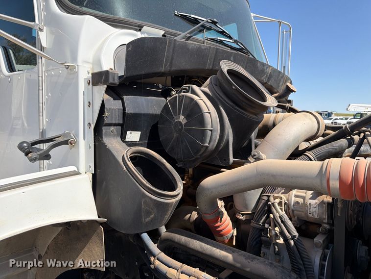 image for item EW8811 2003 Kenworth T300 utility / service truck