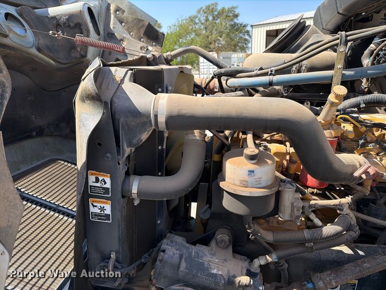 image for item EW8811 2003 Kenworth T300 utility / service truck
