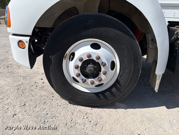 image for item EW8811 2003 Kenworth T300 utility / service truck